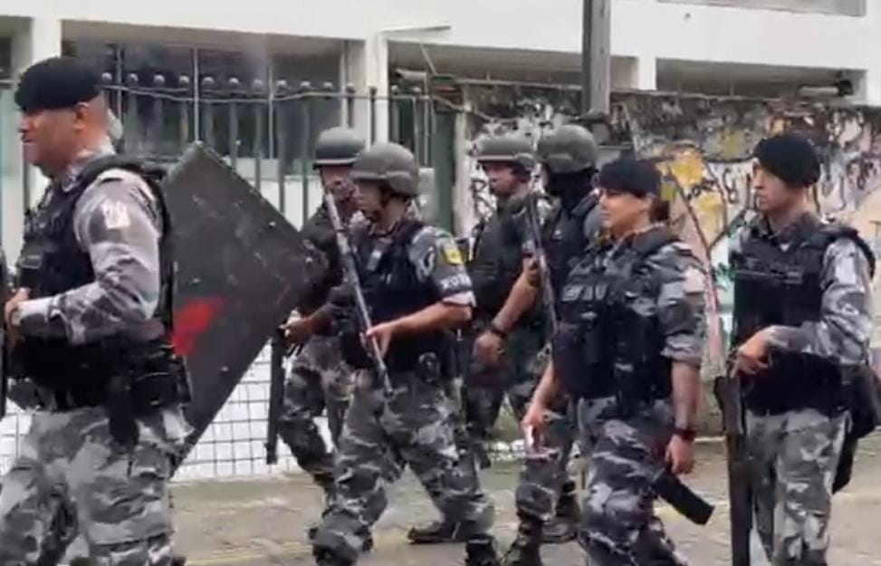 PM é acionada para retirar servidores municipais em greve do prédio da Semad
