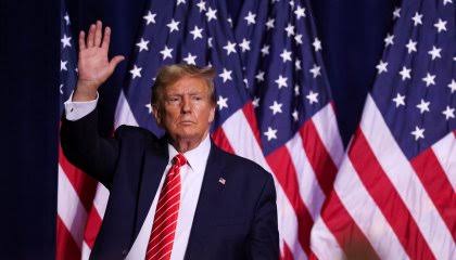 VITÓRIA DE TRUMP – O candidato republicano Donald Trump, 78 anos, venceu as eleições de terça-feira (5) ao garantir votos suficientes para um novo mandato como presidente dos Estados Unidos, aponta projeção da Associated Press desta quarta-feira (6).